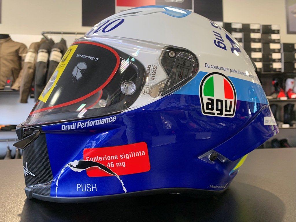 元気が出るデザインのヘルメット『PISTA GP RR-ROSSI MISANO 2020』